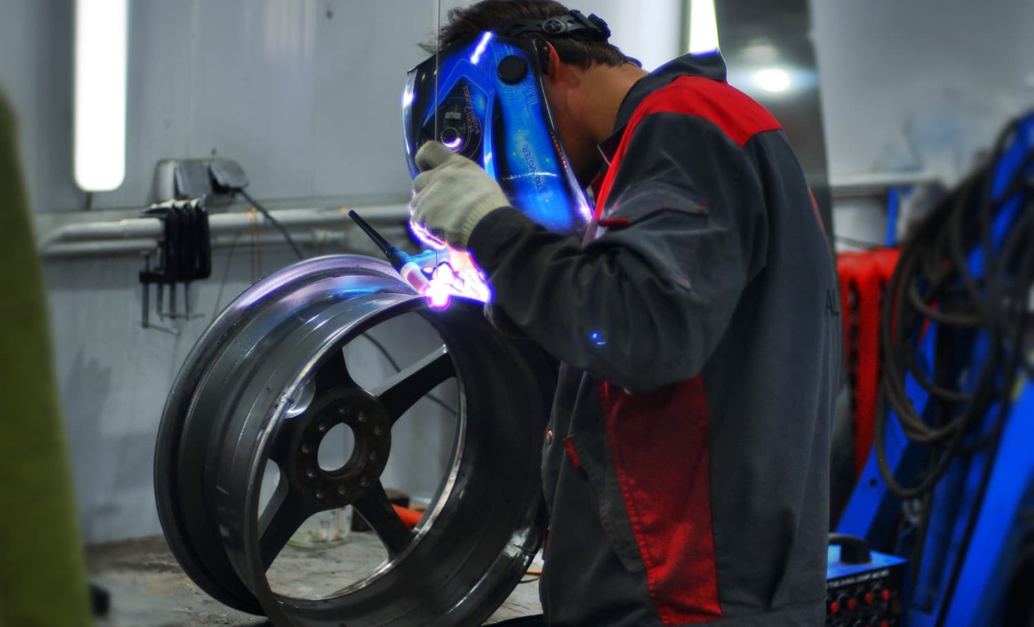 ремонт литых колесных дисков с применением аргонодуговой сварки